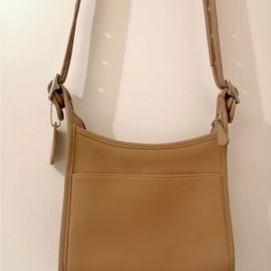 Vintage COACH Patrica Legacy, cross body purse. Excellent condition.